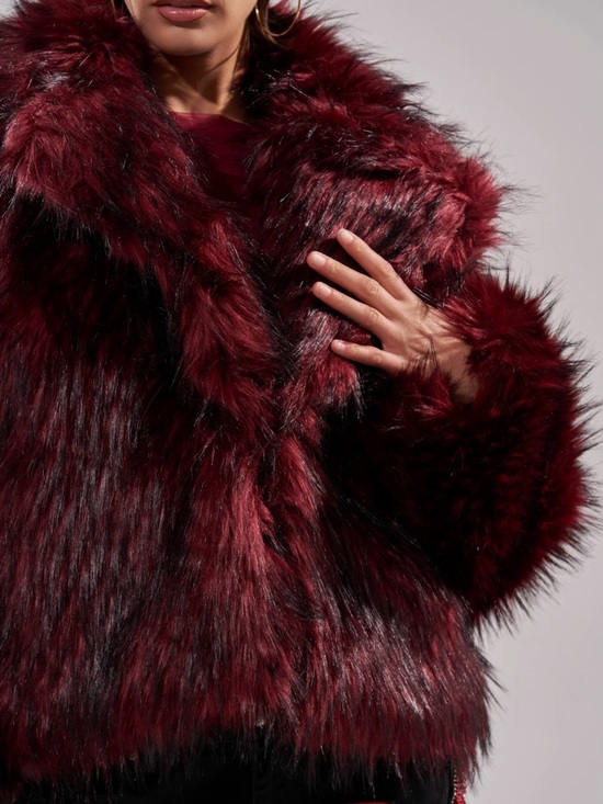 AKIRA Jackets & Blazers - AKIRA MICHIGAN AVE FAUX FUR Size L/XL
